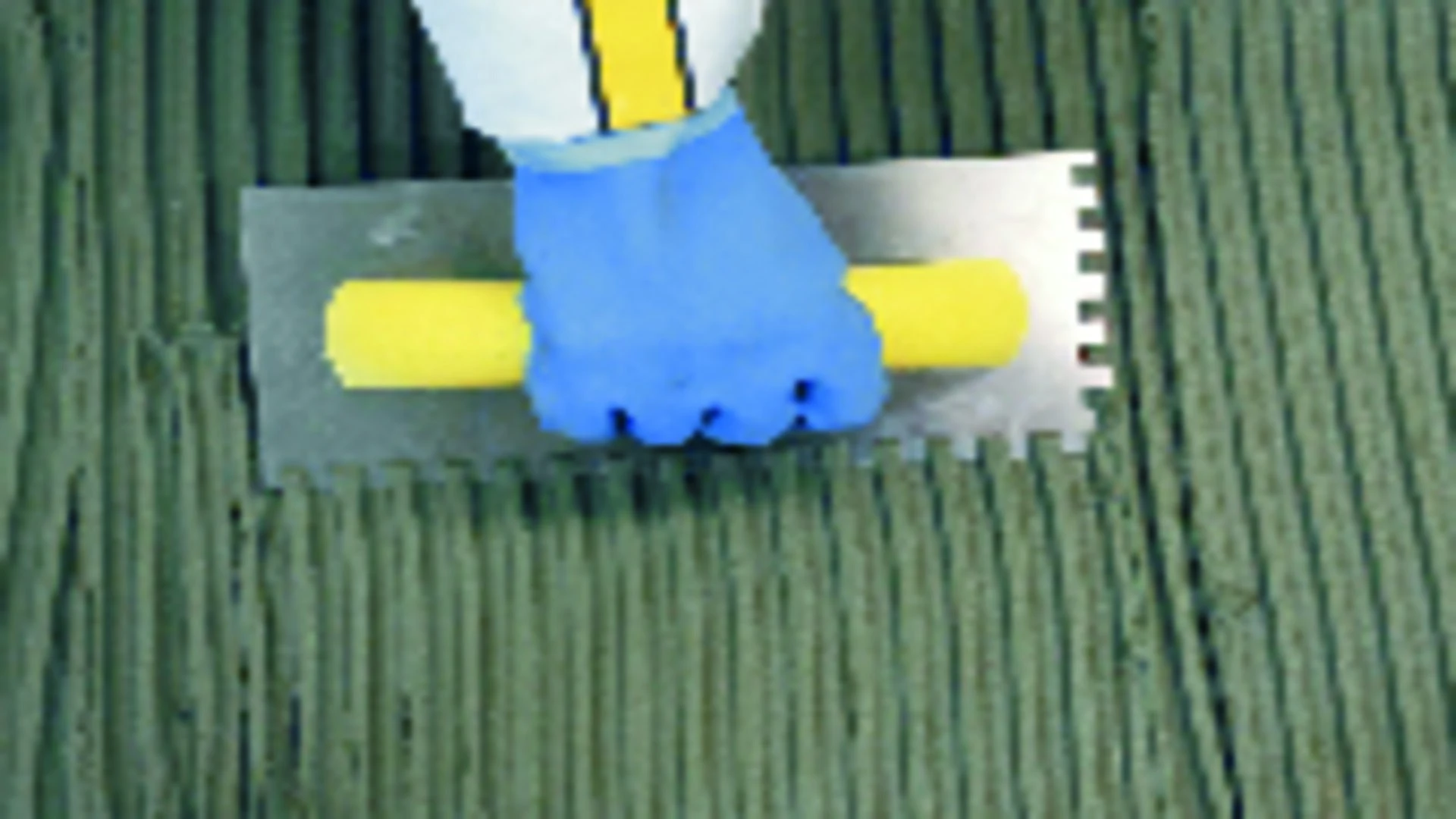 tiling with notch trowel 